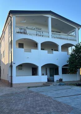 Obiekt Vir, Vir, Obiekt 23444 - Apartamenty ze żwirową plażą.