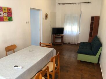 Drašnice, Living room in the apartment, air condition available and WiFi.