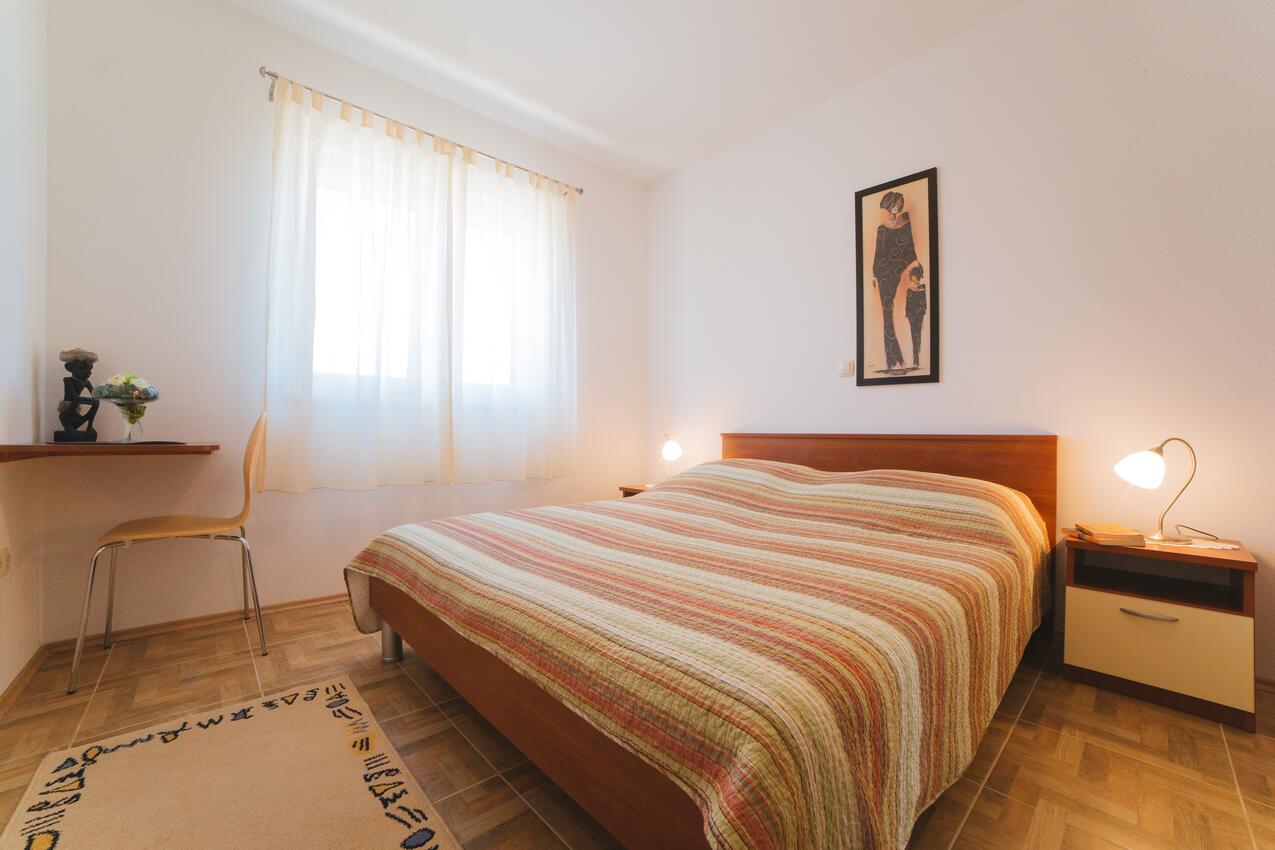 Appartamenti con parcheggio Seget Vranjica, Traù - Trogir - 23461