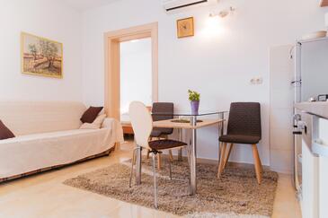 Seget Vranjica, Гостиная в размещении типа apartment, доступный кондиционер и WiFi.