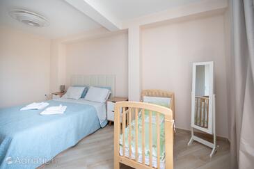 Ferienhaus mit Parkplatz Pakostane, Biograd - 23466