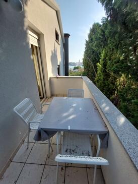 Apartmanok és szobák parkolóhellyel Banjol, Rab - 23468