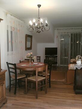 Apartments by the sea Novi Vinodolski - 2347