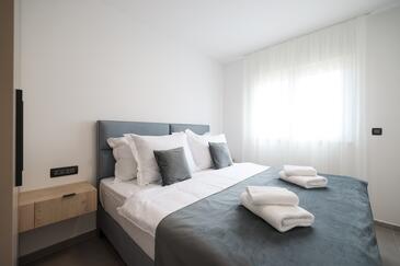 Apartments by the sea Privlaka, Zadar - 23479