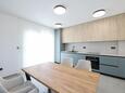 Privlaka, Comedor en alojamiento de tipo apartment, WiFi.