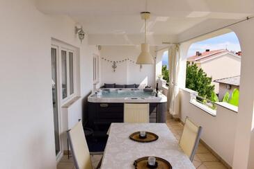 Apartments with hot tub Novi Vinodolski - 2348