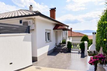 Accommodation Croatia - apartments, houses and rooms Apartments with parking space Novi Vinodolski - 2348 Adriatic.hr