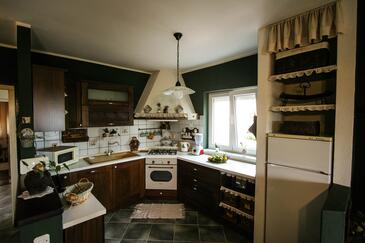 Ferienwohnungen mit Parkplatz Krasica, Rijeka - 23488