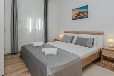 Family friendly house with a swimming pool Privlaka, Zadar - 23516