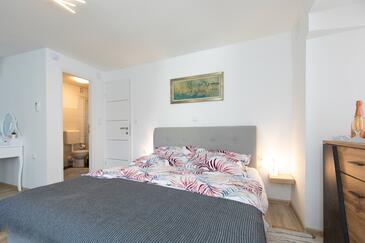 Nyaralóház parkolóhellyel Punat, Krk - 23535