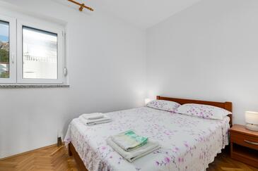 Ferienwohnungen mit Parkplatz Baska, Krk - 23536