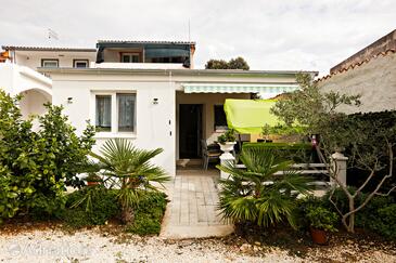 Apartmaji s parkingom Kanica, Rogoznica - 23538 Adriatic.hr