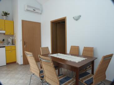 Dvosobni apartman Crikvenica (A-2354-e(