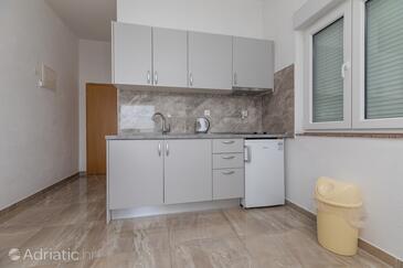 Apartmani s parkingom Krvavica, Makarska - 23540