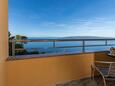 Krvavica, Balcony in the studio-apartment, with a sea view and WiFi.