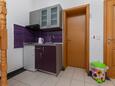 Krvavica, Kitchen in the studio-apartment, WiFi.