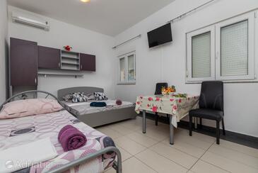 Apartmaji s parkingom Krvavica, Makarska - 23540