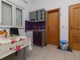 Krvavica, Kitchen in the studio-apartment, WiFi.