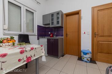 Apartmaji s parkingom Krvavica, Makarska - 23540
