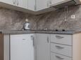 Krvavica, Kitchen in the studio-apartment, WiFi.