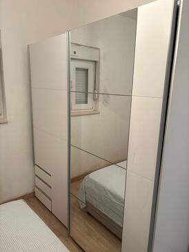 Ferienhaus mit Parkplatz Primorski Dolac, Zagora - 23544