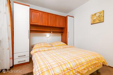 Ferienwohnungen mit Parkplatz Stinjan, Pula - 23546