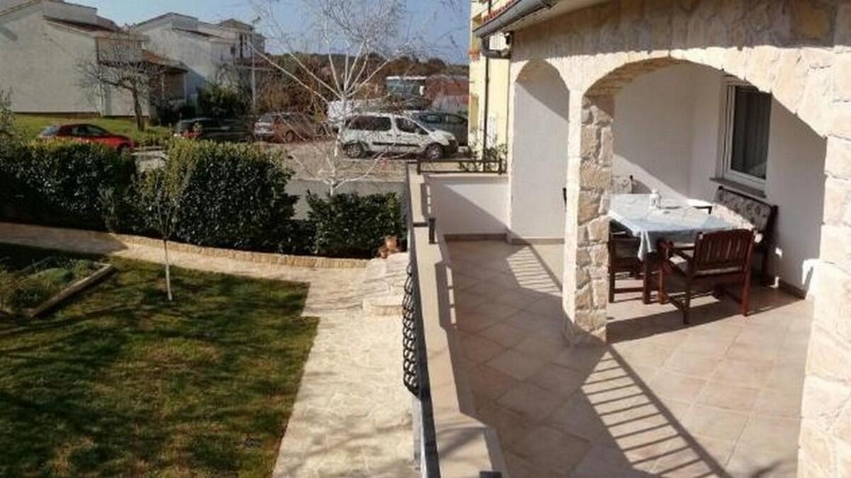 Appartamenti con parcheggio Stinjan, Pola - Pula - 23546