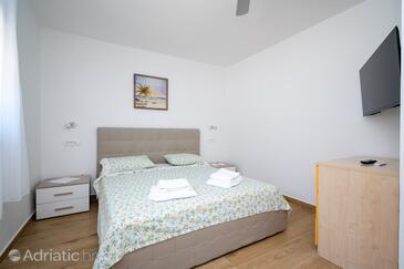 Apartmanok családok részére medencével Privlaka, Zadar - 23555