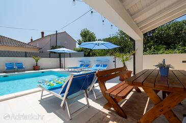 Apartmanok családok részére medencével Privlaka, Zadar - 23555