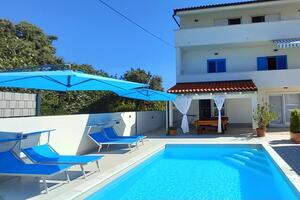 Family friendly apartments with a swimming pool Privlaka, Zadar - 23555