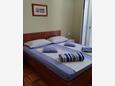 Malinska, Bedroom in the apartment, air condition available and WiFi.