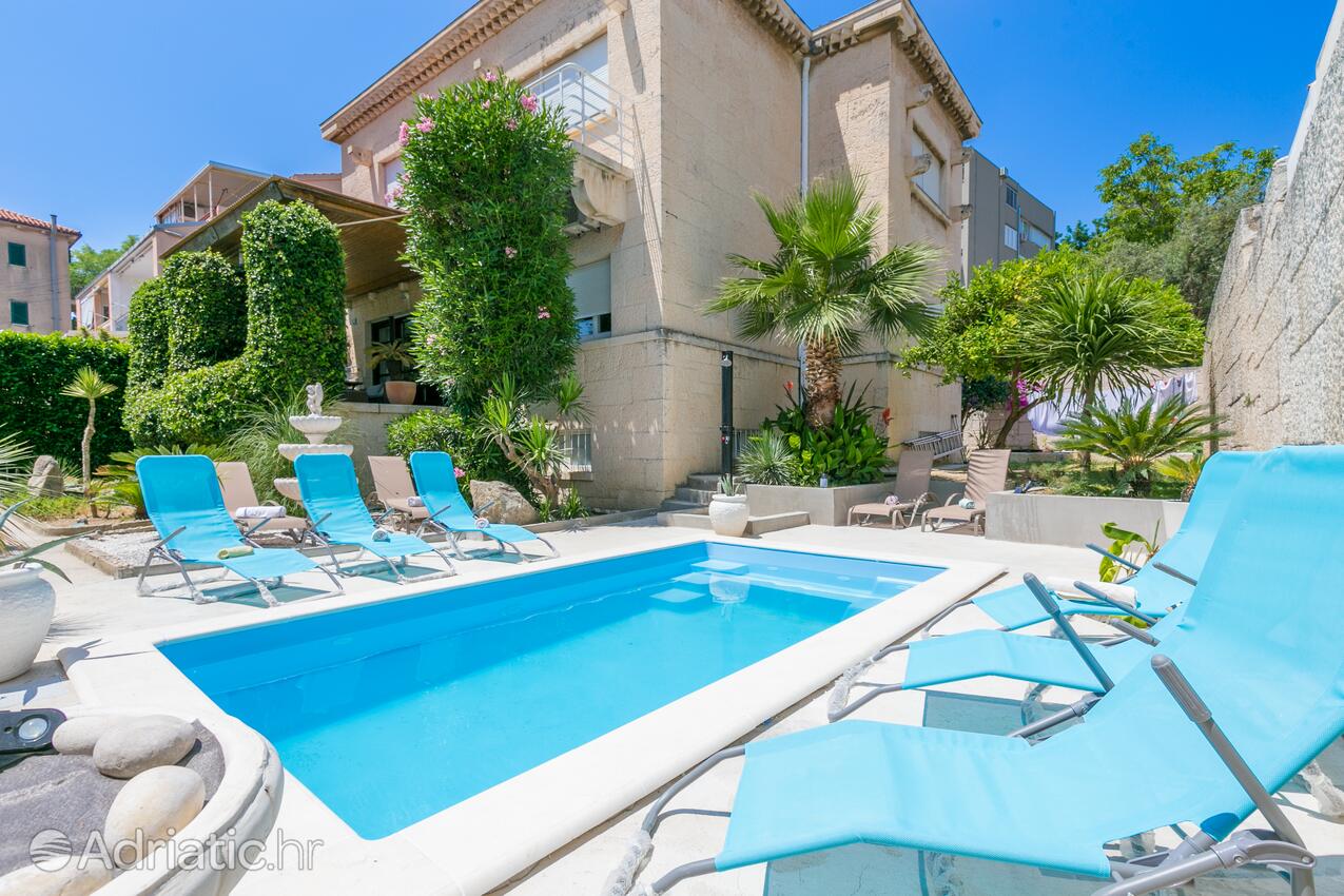 Luxusná vila s bazénom pri mori Split - 23559