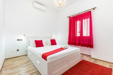 Luxusná vila s bazénom pri mori Split - 23559