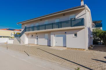 Vir, Vir, Propiedad 23562 - Apartamentos cerca del mar con una playa de guijarros.