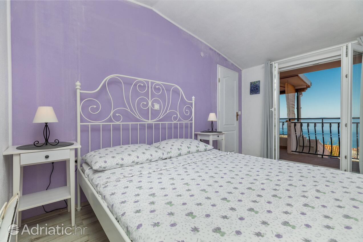 Family friendly house with a swimming pool Makarska - 23571