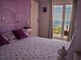 Makarska, Bedroom 3 in the house, air condition available, (pet friendly) and WiFi.