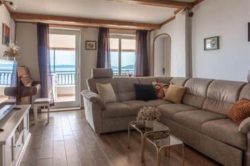 Makarska, Living room 1 in the house, air condition available, (pet friendly) and WiFi.