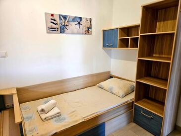 Apartmaji s parkingom Njivice, Krk - 23573