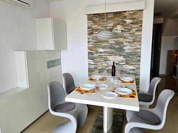 Ferienwohnungen mit Parkplatz Njivice, Krk - 23573