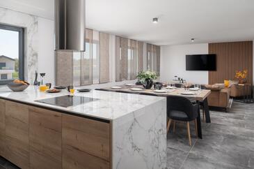 Appartementen met parkeerplaats Vir - 23579