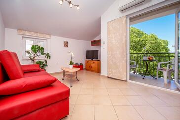 Malinska, Living room in the apartment, air condition available and WiFi.