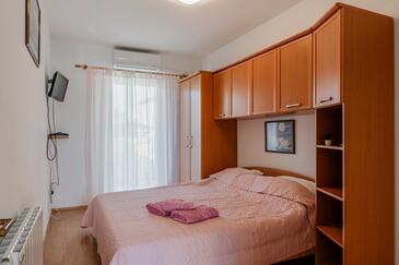 Lejlighedens parkeringsplads Vir - 23588