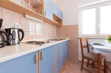 Apartmanok és szobák medencével Senj - 23592