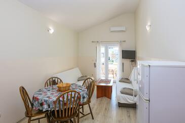 Srima - Vodice, Stue i overnattingstype apartment, klimaanlegg tilgjengelig, kjæledyr tillatt jeg WiFi.
