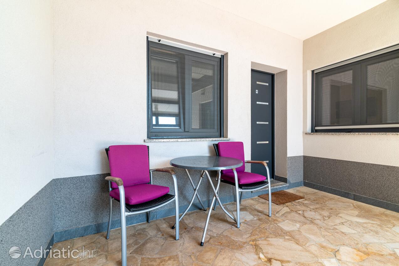 Lägenheter med pool lämpliga för familjer med barn Pula - 23595