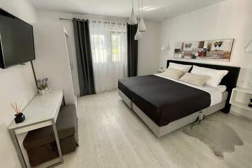 Apartments with parking space Baška Voda (Makarska) - 23599