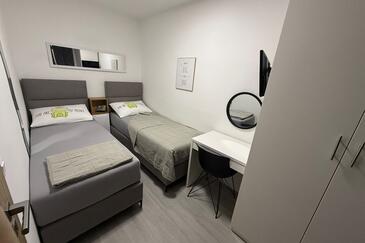 Apartments with parking space Baška Voda (Makarska) - 23599