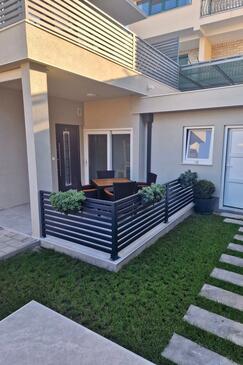 Apartments with parking space Baška Voda (Makarska) - 23599