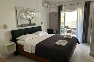 Apartments with parking space Baška Voda (Makarska) - 23599