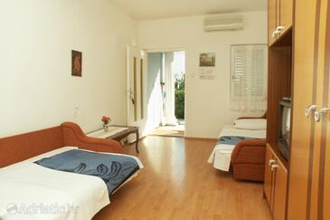 Apartments by the sea Crikvenica - 2360